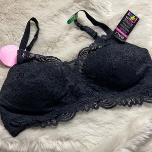 BNWT lace bra/bralette with convertible back and clasp closure